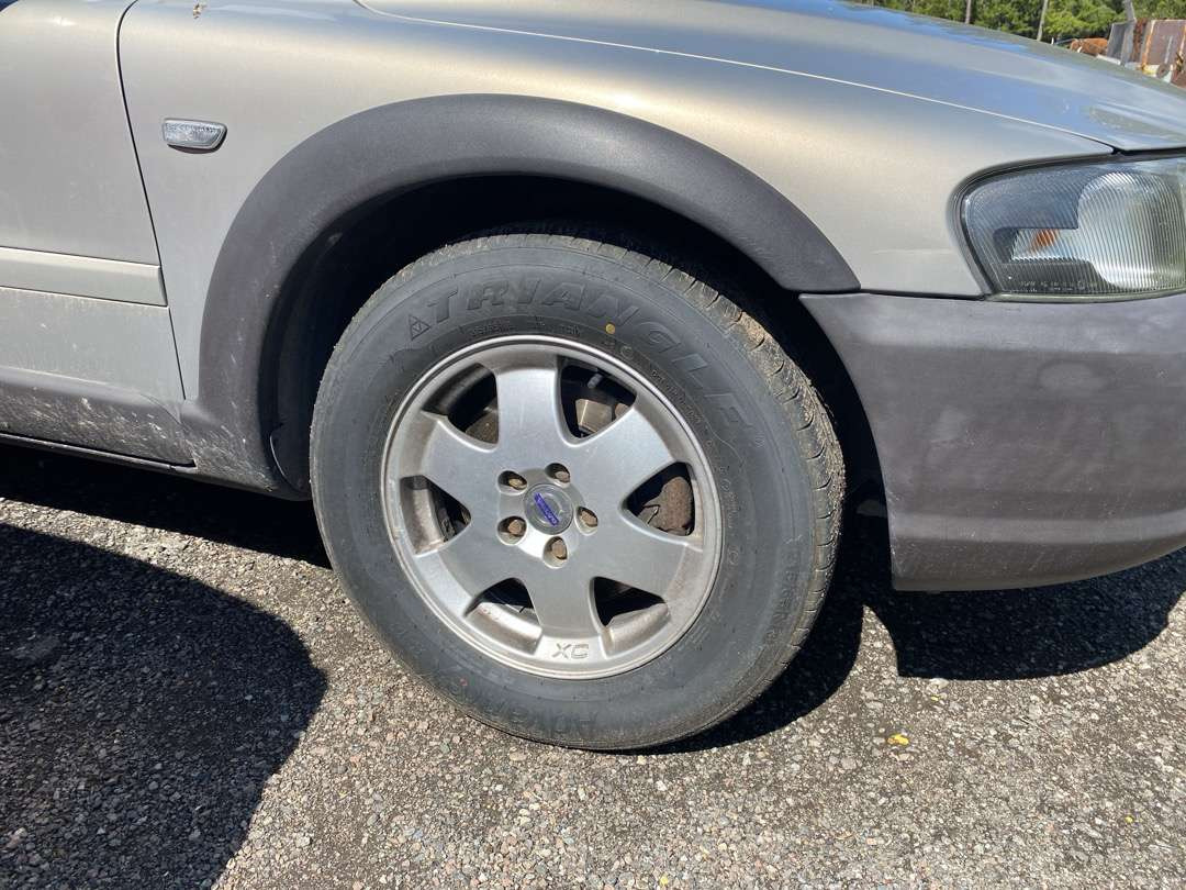 2001 Volvo XC70 EU-GODKJENT (rep.-objekt) - سيارة ستيشن: صورة 4 2001 Volvo XC70 EU-GODKJENT (rep.-objekt) - سيارة ستيشن: صورة 4