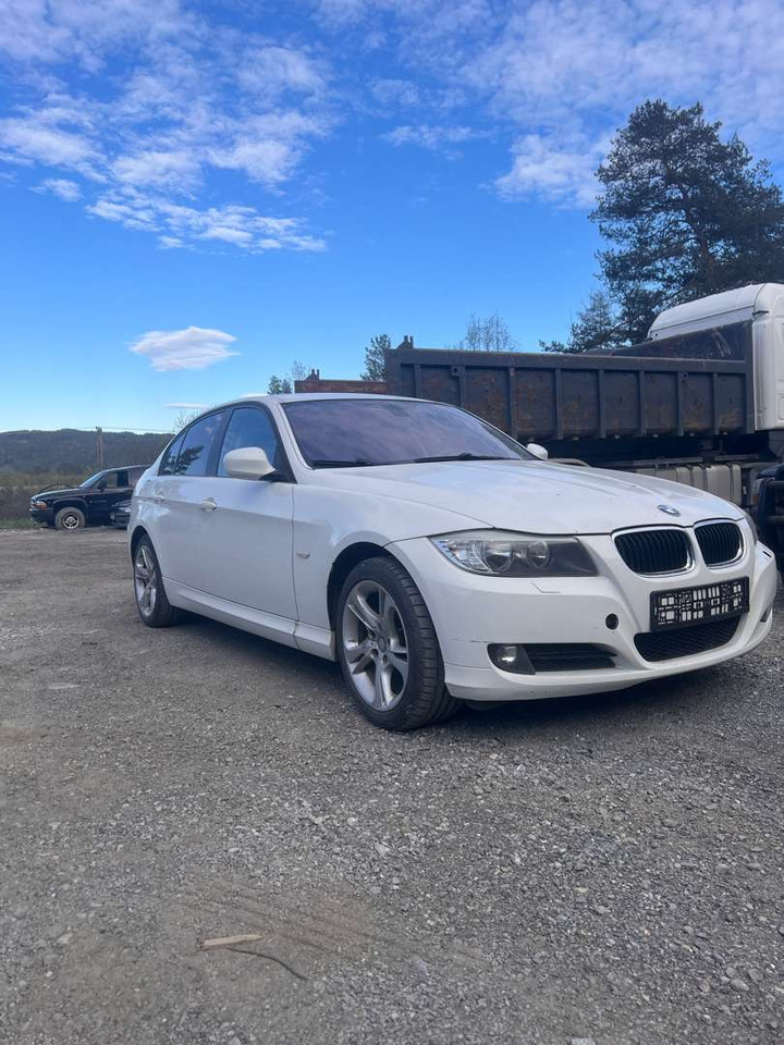 2009 BMW 316i Facelift (se mangellapp) - rep.-objekt - سيدان: صورة 5 2009 BMW 316i Facelift (se mangellapp) - rep.-objekt - سيدان: صورة 5