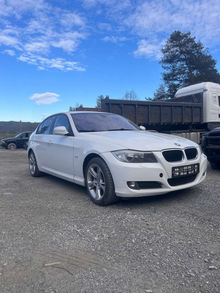 2009 BMW 316i Facelift (se mangellapp) - rep.-objekt - سيارة: صورة 3 2009 BMW 316i Facelift (se mangellapp) - rep.-objekt - سيارة: صورة 3