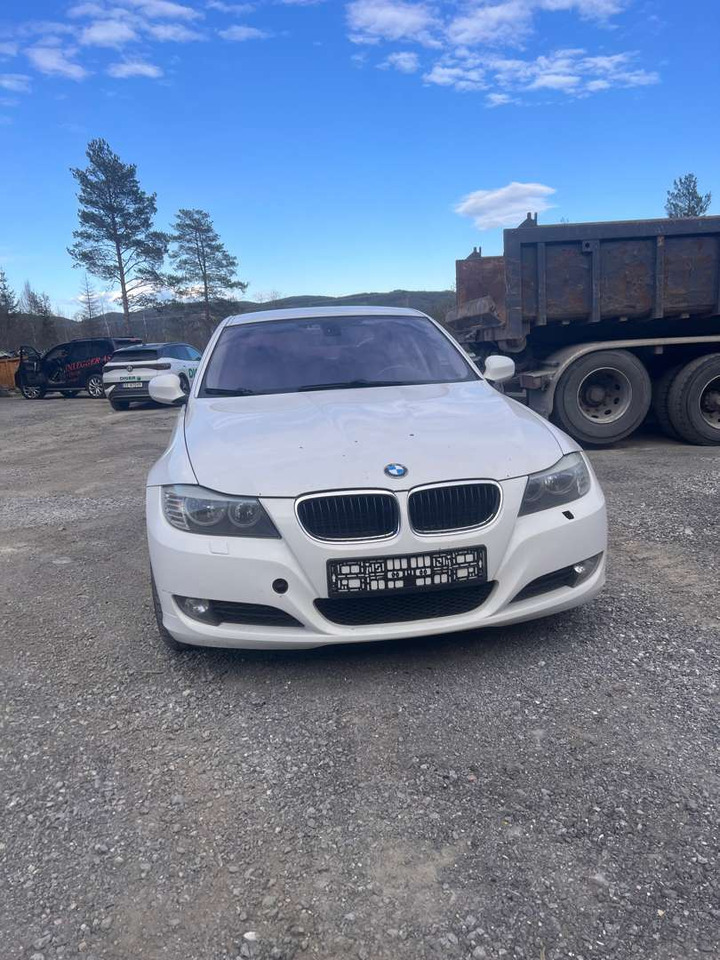 2009 BMW 316i Facelift (se mangellapp) - rep.-objekt - سيارة: صورة 4 2009 BMW 316i Facelift (se mangellapp) - rep.-objekt - سيارة: صورة 4