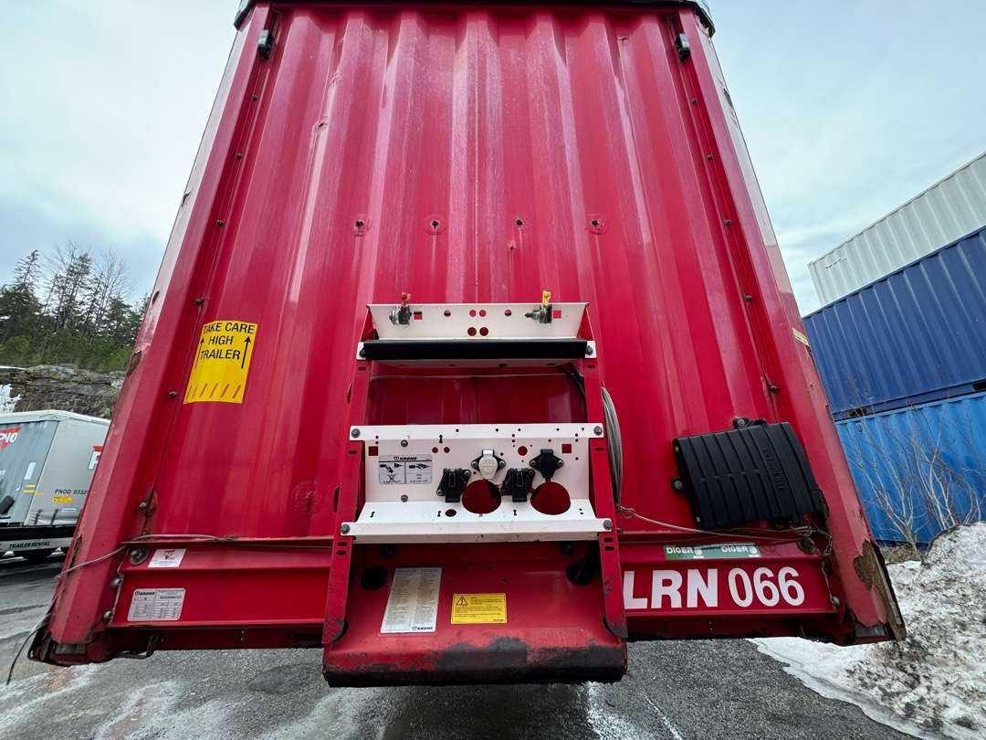 2015 KRONE Profi Liner / MEGA / Curtain / Lifting roof - آلات أخرى: صورة 4 2015 KRONE Profi Liner / MEGA / Curtain / Lifting roof - آلات أخرى: صورة 4