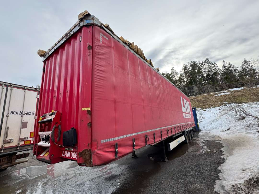 2015 KRONE Profi Liner / MEGA / Curtain / Lifting roof - آلات أخرى: صورة 2 2015 KRONE Profi Liner / MEGA / Curtain / Lifting roof - آلات أخرى: صورة 2