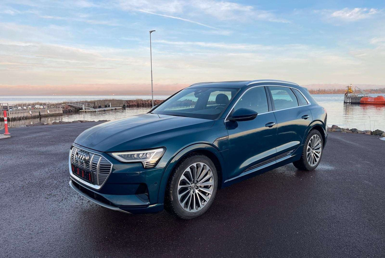 2020 Audi E-Tron 55 S-Line - سيارة: صورة 1 2020 Audi E-Tron 55 S-Line - سيارة: صورة 1