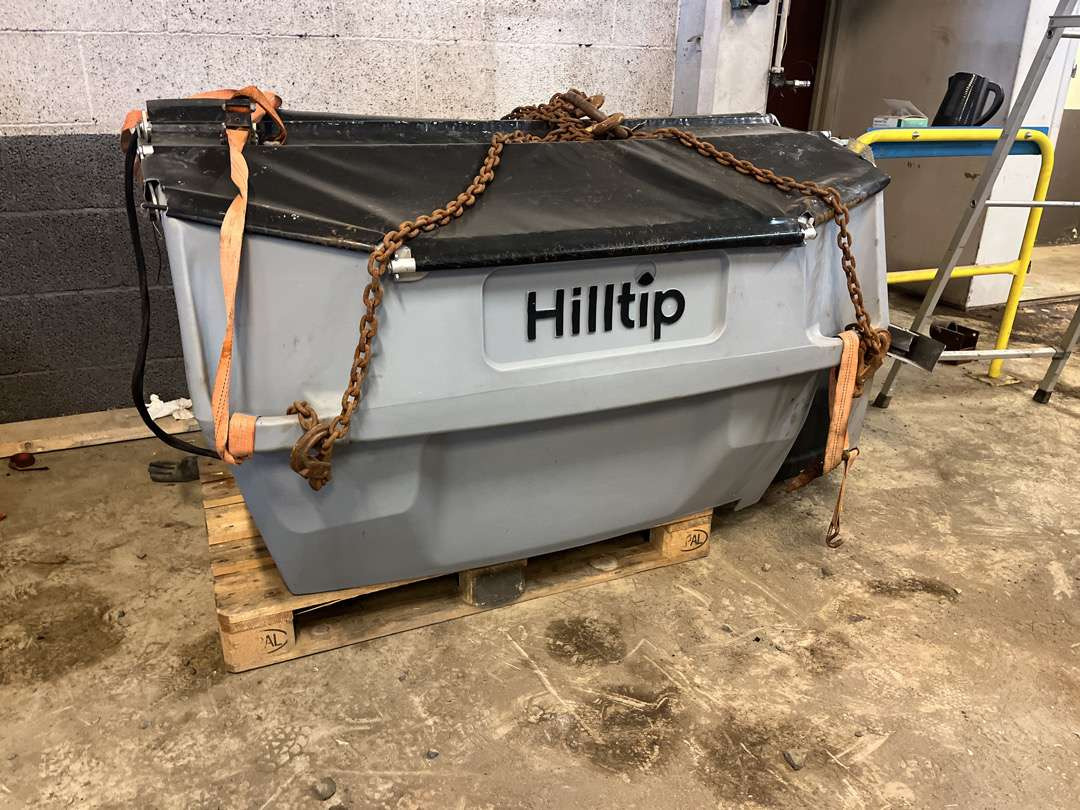 2021 Hilltip Icestriker 550 - أدوات ومعدات: صورة 1 2021 Hilltip Icestriker 550 - أدوات ومعدات: صورة 1