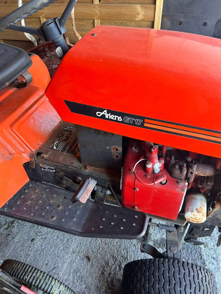 Ariens GT 17 Sitteklipper med kraftuttak (rep.-objekt) - جزازة عشب الحدائق: صورة 3 Ariens GT 17 Sitteklipper med kraftuttak (rep.-objekt) - جزازة عشب الحدائق: صورة 3