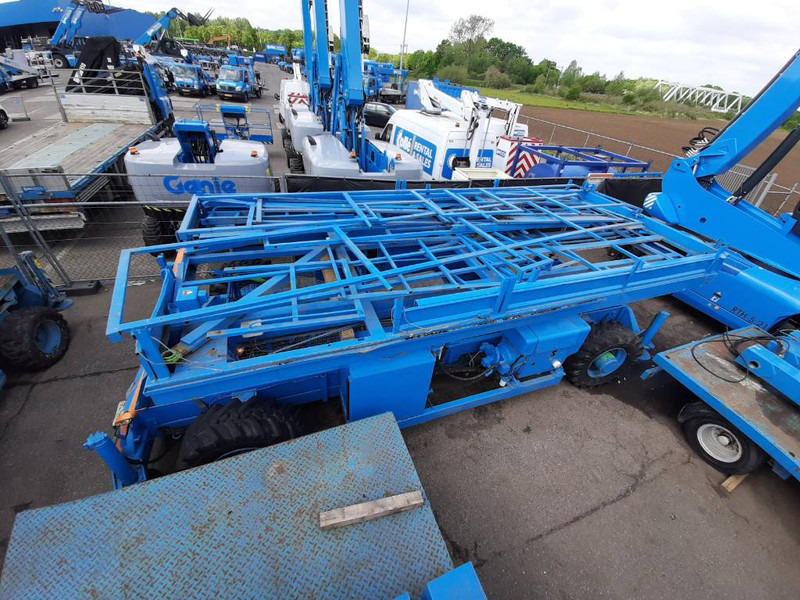 Holland lift Megastar G300 DISASSEMBLED - مرفاع مقصي: صورة 5 Holland lift Megastar G300 DISASSEMBLED - مرفاع مقصي: صورة 5