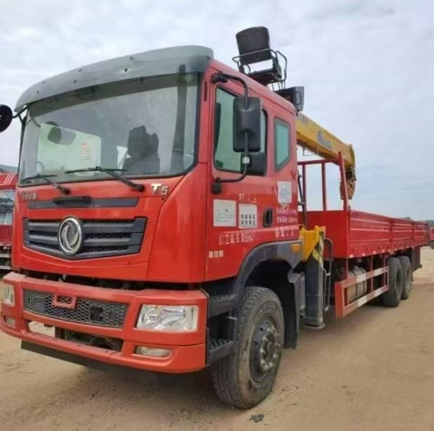 DONGFENG - شاحنة كرين: صورة 1 DONGFENG - شاحنة كرين: صورة 1