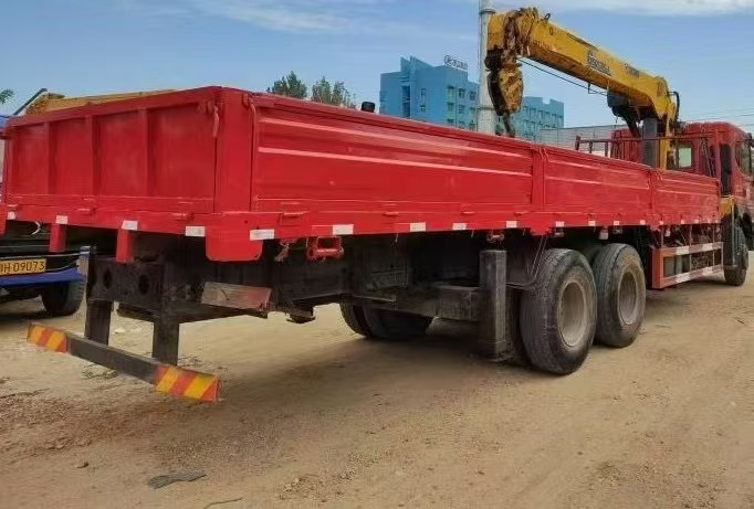 DONGFENG - شاحنة كرين: صورة 2 DONGFENG - شاحنة كرين: صورة 2