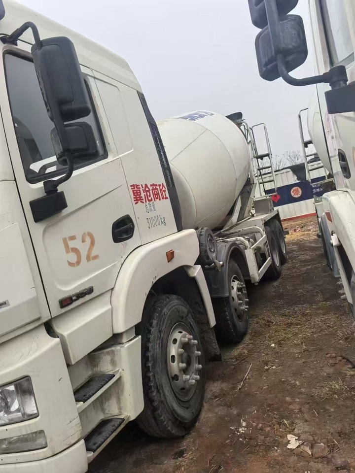 XUGONG - شاحنة خلاطة خرسانة: صورة 3 XUGONG - شاحنة خلاطة خرسانة: صورة 3