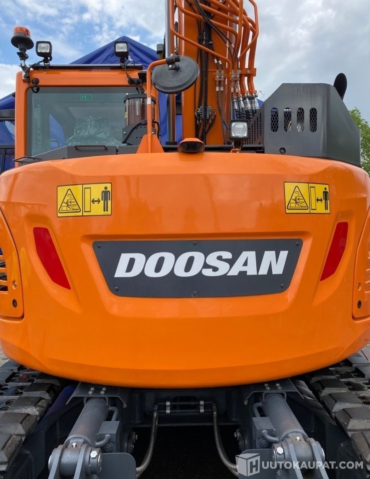 Doosan DX 140LCR-5, 2021, SMP-rototilt, puskulevy, rasvari, koura, 1 kauha, Stage5, Helsinki - حفار زاحف: صورة 4 Doosan DX 140LCR-5, 2021, SMP-rototilt, puskulevy, rasvari, koura, 1 kauha, Stage5, Helsinki - حفار زاحف: صورة 4