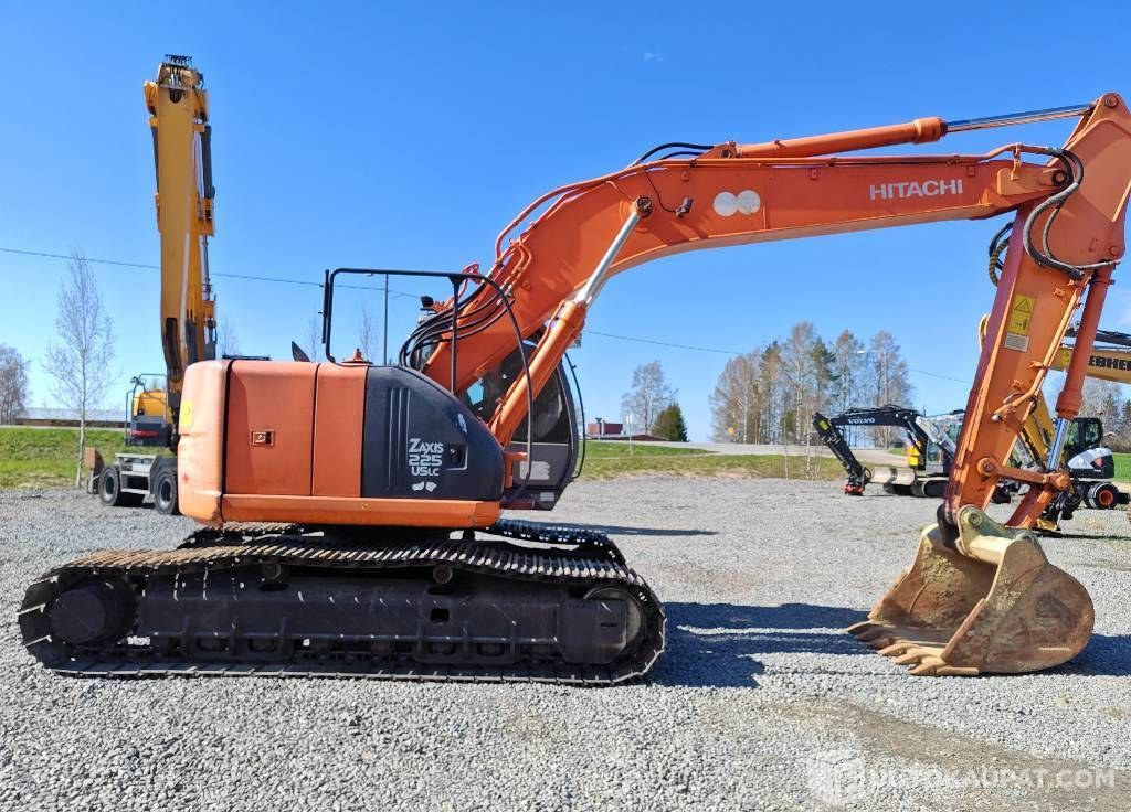 Hitachi ZX 225 US, 2003, 16 156 h Kaivinkone, Kurikka - حفار زاحف: صورة 2 Hitachi ZX 225 US, 2003, 16 156 h Kaivinkone, Kurikka - حفار زاحف: صورة 2