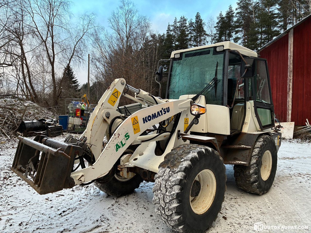 Komatsu WA 75-3, 2001 wheel loader, Pälkäne - اللودر بعجل: صورة 2 Komatsu WA 75-3, 2001 wheel loader, Pälkäne - اللودر بعجل: صورة 2