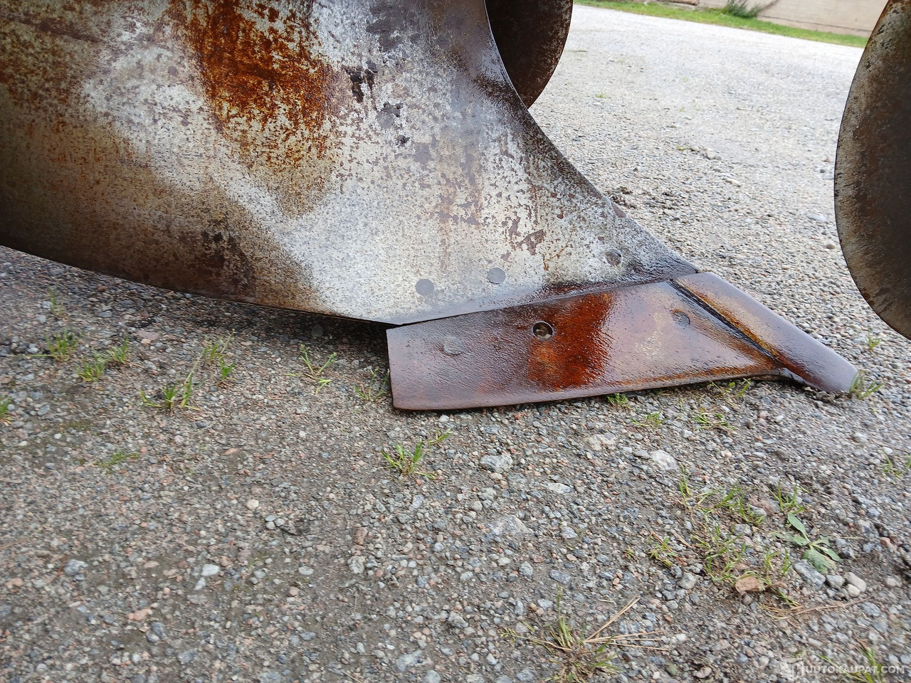 Kverneland 16" 2-siipiset kyntöaurat, Salo - محراث: صورة 5 Kverneland 16" 2-siipiset kyntöaurat, Salo - محراث: صورة 5