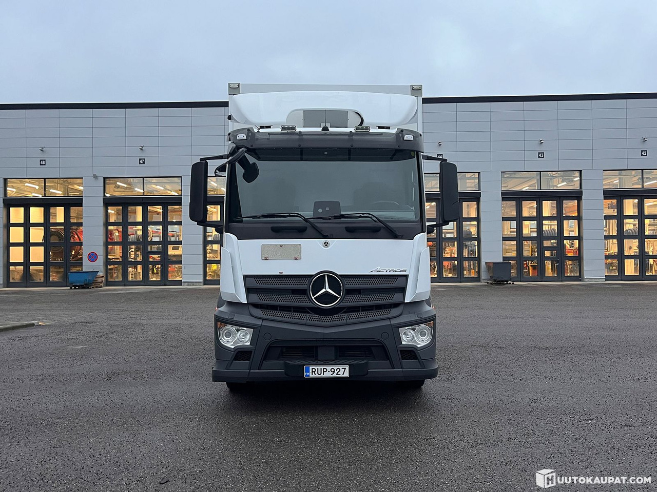 Mercedes-Benz Actros 1827, truck, full-side opening, 2022, Vantaa - شاحنة صندوقية: صورة 2 Mercedes-Benz Actros 1827, truck, full-side opening, 2022, Vantaa - شاحنة صندوقية: صورة 2