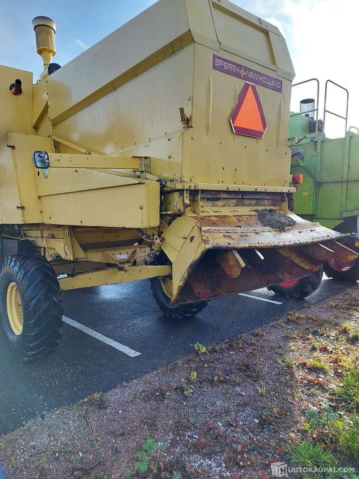 New Holland 8030, 1981 1910h, MTK25, Porvoo - حصادة: صورة 4 New Holland 8030, 1981 1910h, MTK25, Porvoo - حصادة: صورة 4