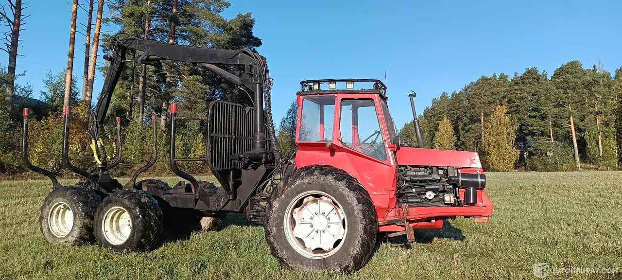 Valmet 702, 1975 Pien Metsäkone, Leppävirta - معدات الغابات: صورة 3 Valmet 702, 1975 Pien Metsäkone, Leppävirta - معدات الغابات: صورة 3