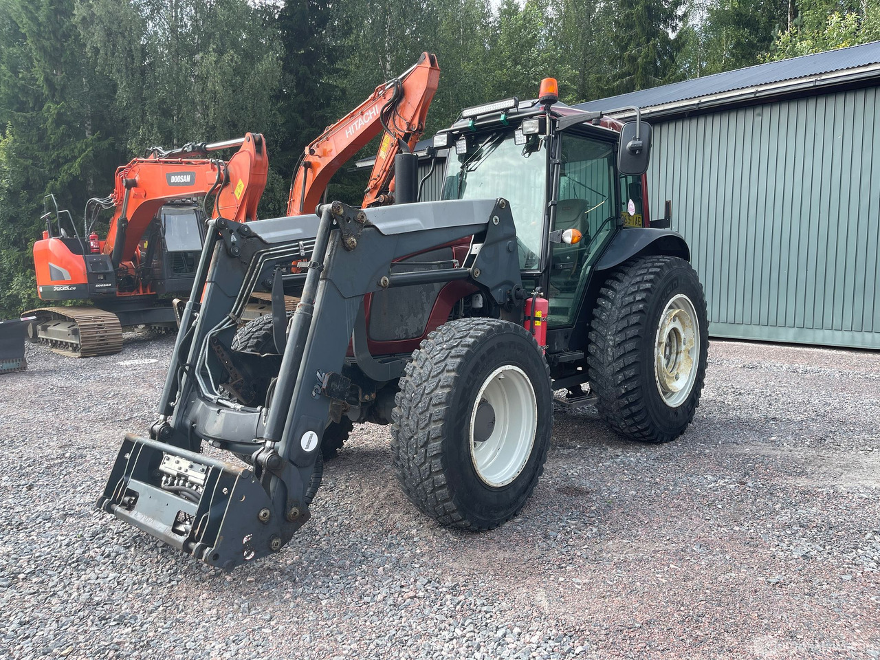 Valtra A 93 Unlimited, traktori kuormaajalla, 2016, Lohja - جرار: صورة 2 Valtra A 93 Unlimited, traktori kuormaajalla, 2016, Lohja - جرار: صورة 2