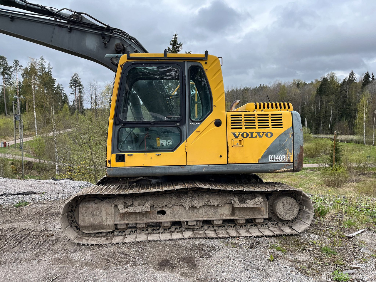 Volvo EC140B, kaivinkone, lähes uudet telat, 2002, Vihti - حفار زاحف: صورة 2 Volvo EC140B, kaivinkone, lähes uudet telat, 2002, Vihti - حفار زاحف: صورة 2