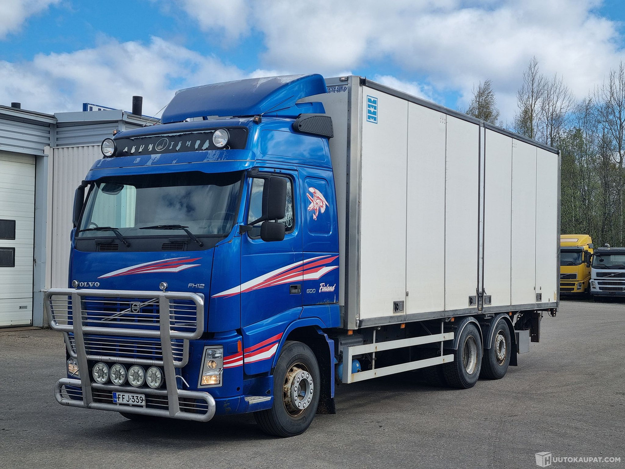 Volvo FH 12 6×2, 2002, Tampere - شاحنة صندوقية: صورة 1 Volvo FH 12 6×2, 2002, Tampere - شاحنة صندوقية: صورة 1