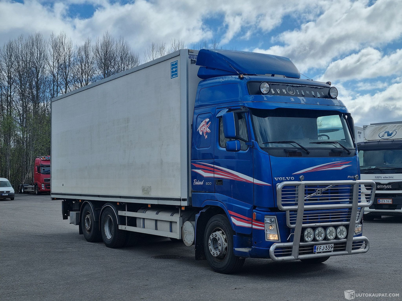 Volvo FH 12 6×2, 2002, Tampere - شاحنة صندوقية: صورة 2 Volvo FH 12 6×2, 2002, Tampere - شاحنة صندوقية: صورة 2
