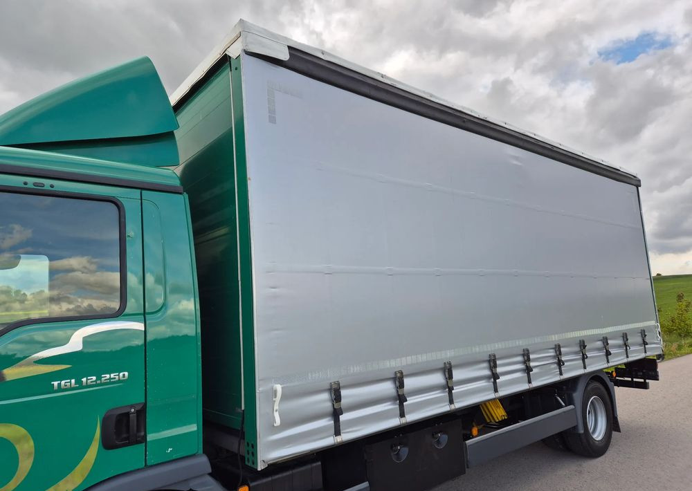 MAN TGL 12.250 6.2m AUTOMAT KLIMA z Niemiec ESP nowe opony EURO 6 / 4.75 rozstaw / zawiesie na wózek widłowy / TOP STAN / okazja nauka jazdy MOŻLIWOŚĆ DOSTOSOWANIA 12t - شاحنة ذات ستائر جانبية: صورة 4 MAN TGL 12.250 6.2m AUTOMAT KLIMA z Niemiec ESP nowe opony EURO 6 / 4.75 rozstaw / zawiesie na wózek widłowy / TOP STAN / okazja nauka jazdy MOŻLIWOŚĆ DOSTOSOWANIA 12t - شاحنة ذات ستائر جانبية: صورة 4