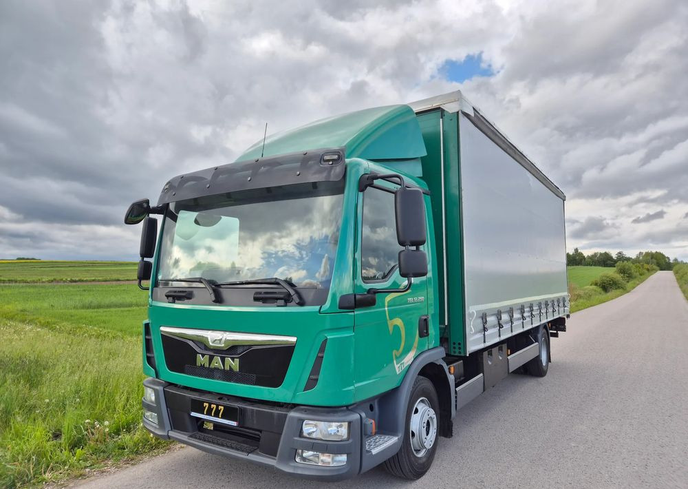 MAN TGL 12.250 6.2m AUTOMAT KLIMA z Niemiec ESP nowe opony EURO 6 / 4.75 rozstaw / zawiesie na wózek widłowy / TOP STAN / okazja nauka jazdy MOŻLIWOŚĆ DOSTOSOWANIA 12t - شاحنة ذات ستائر جانبية: صورة 3 MAN TGL 12.250 6.2m AUTOMAT KLIMA z Niemiec ESP nowe opony EURO 6 / 4.75 rozstaw / zawiesie na wózek widłowy / TOP STAN / okazja nauka jazdy MOŻLIWOŚĆ DOSTOSOWANIA 12t - شاحنة ذات ستائر جانبية: صورة 3