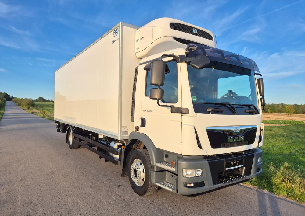 MAN TGM 15.250 7.5m winda AUTOMAT KLIMA z Niemiec EURO 6 / CHŁODNIA T-1000R THERMOKING - شاحنة ذات مبرد: صورة 3 MAN TGM 15.250 7.5m winda AUTOMAT KLIMA z Niemiec EURO 6 / CHŁODNIA T-1000R THERMOKING - شاحنة ذات مبرد: صورة 3