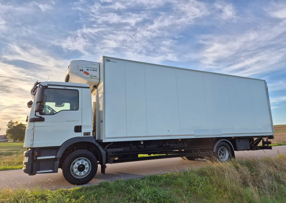 MAN TGM 15.250 7.5m winda AUTOMAT KLIMA z Niemiec EURO 6 / CHŁODNIA T-1000R THERMOKING - شاحنة ذات مبرد: صورة 4 MAN TGM 15.250 7.5m winda AUTOMAT KLIMA z Niemiec EURO 6 / CHŁODNIA T-1000R THERMOKING - شاحنة ذات مبرد: صورة 4