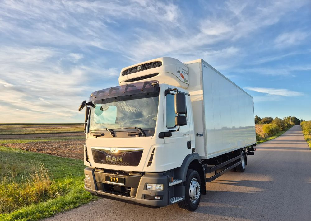 MAN TGM 15.250 7.5m winda AUTOMAT KLIMA z Niemiec EURO 6 / CHŁODNIA T-1000R THERMOKING - شاحنة ذات مبرد: صورة 1 MAN TGM 15.250 7.5m winda AUTOMAT KLIMA z Niemiec EURO 6 / CHŁODNIA T-1000R THERMOKING - شاحنة ذات مبرد: صورة 1