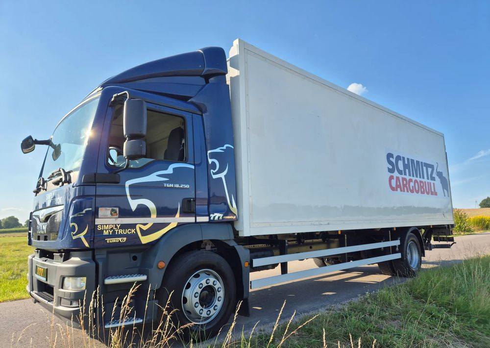 MAN TGM 18.250 Carrier 1950 D/E z Holandii / TOP STAN / 7.5m / 18 palet / winda + drzwi boczne / OKAZJA - شاحنة ذات مبرد: صورة 3 MAN TGM 18.250 Carrier 1950 D/E z Holandii / TOP STAN / 7.5m / 18 palet / winda + drzwi boczne / OKAZJA - شاحنة ذات مبرد: صورة 3