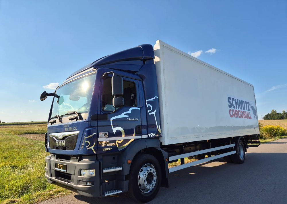 MAN TGM 18.250 Carrier 1950 D/E z Holandii / TOP STAN / 7.5m / 18 palet / winda + drzwi boczne / OKAZJA - شاحنة ذات مبرد: صورة 5 MAN TGM 18.250 Carrier 1950 D/E z Holandii / TOP STAN / 7.5m / 18 palet / winda + drzwi boczne / OKAZJA - شاحنة ذات مبرد: صورة 5