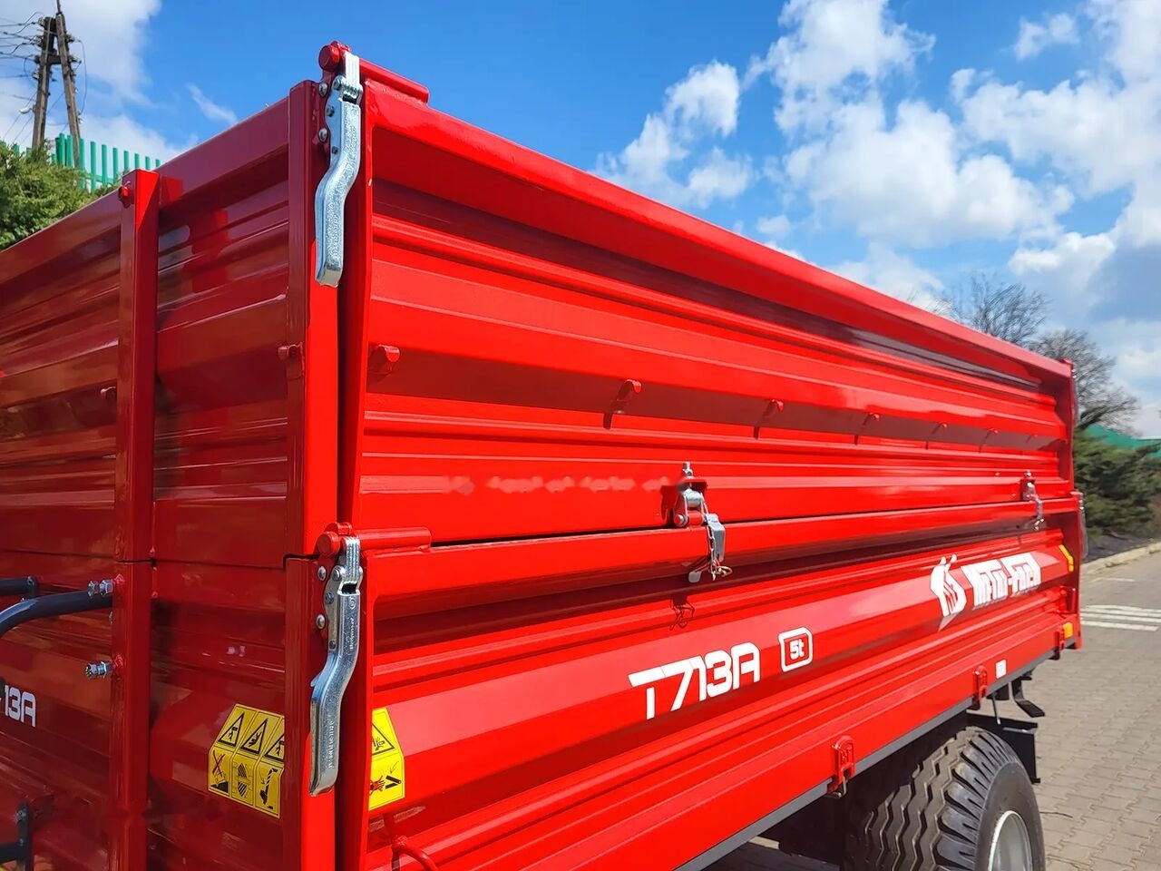 Metal-Fach T703A/1 3,8t - مقطورة رزاعية: صورة 1 Metal-Fach T703A/1 3,8t - مقطورة رزاعية: صورة 1