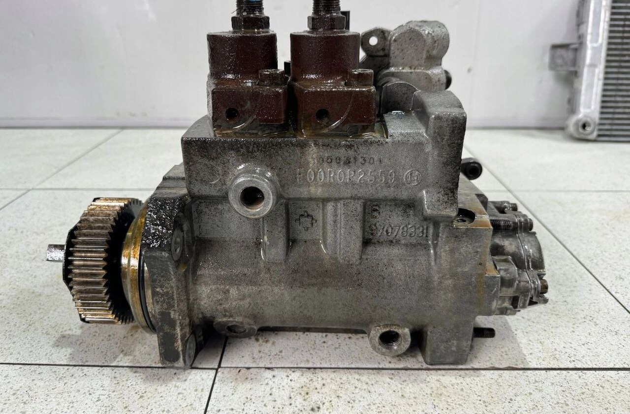 Mercedes-Benz Actros MP 4 A4700900850 truck - مضخة الوقود - شاحنة: صورة 2 Mercedes-Benz Actros MP 4 A4700900850 truck - مضخة الوقود - شاحنة: صورة 2