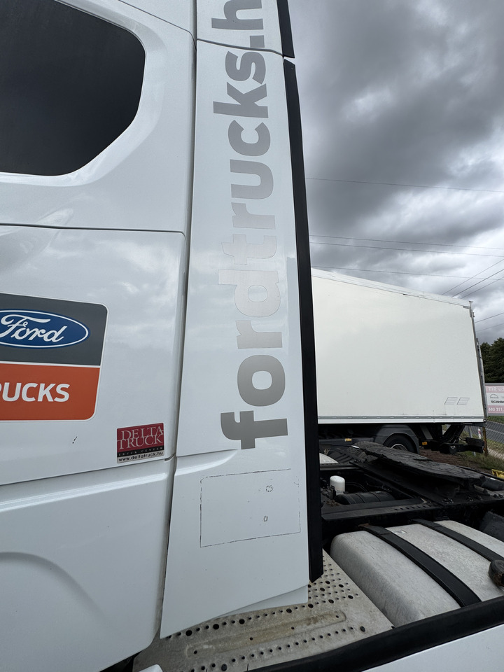 Ford F-Max Cargo - الإيروديناميكية/ الجناح الخلفي - شاحنة: صورة 1 Ford F-Max Cargo - الإيروديناميكية/ الجناح الخلفي - شاحنة: صورة 1