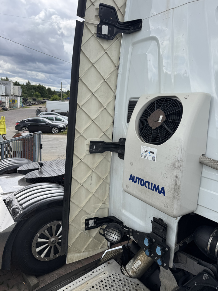 Ford F-Max Cargo - الإيروديناميكية/ الجناح الخلفي - شاحنة: صورة 3 Ford F-Max Cargo - الإيروديناميكية/ الجناح الخلفي - شاحنة: صورة 3