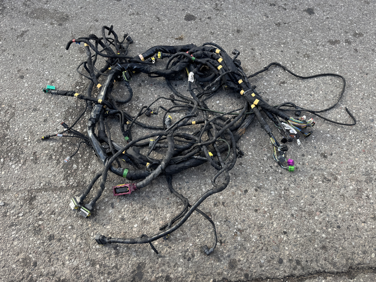 Ford F-Max - النظام الكهربائي: صورة 2 Ford F-Max - النظام الكهربائي: صورة 2