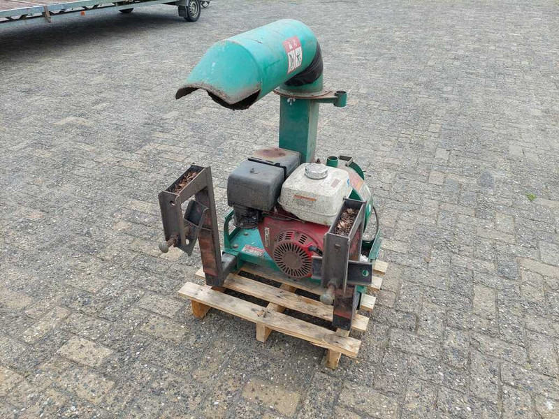 Billy Goat truckloader - آلة حرث الحديقة: صورة 4 Billy Goat truckloader - آلة حرث الحديقة: صورة 4