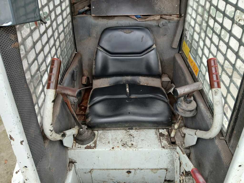 Gehl 1640 - شيول صغير: صورة 3 Gehl 1640 - شيول صغير: صورة 3