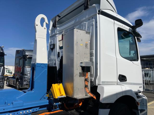 Mercedes-Benz eActros 300 L - شاحنة برافعة خطافية: صورة 4 Mercedes-Benz eActros 300 L - شاحنة برافعة خطافية: صورة 4