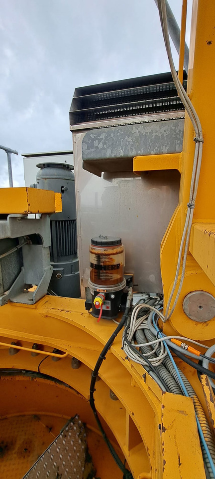 Liebherr 250EC-B12 Litronic - رافعة برجية: صورة 1 Liebherr 250EC-B12 Litronic - رافعة برجية: صورة 1