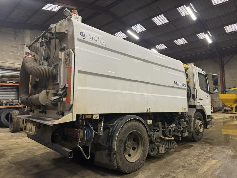 Mercedes Atego 1524 - سياره كنس شوارع: صورة 2 Mercedes Atego 1524 - سياره كنس شوارع: صورة 2