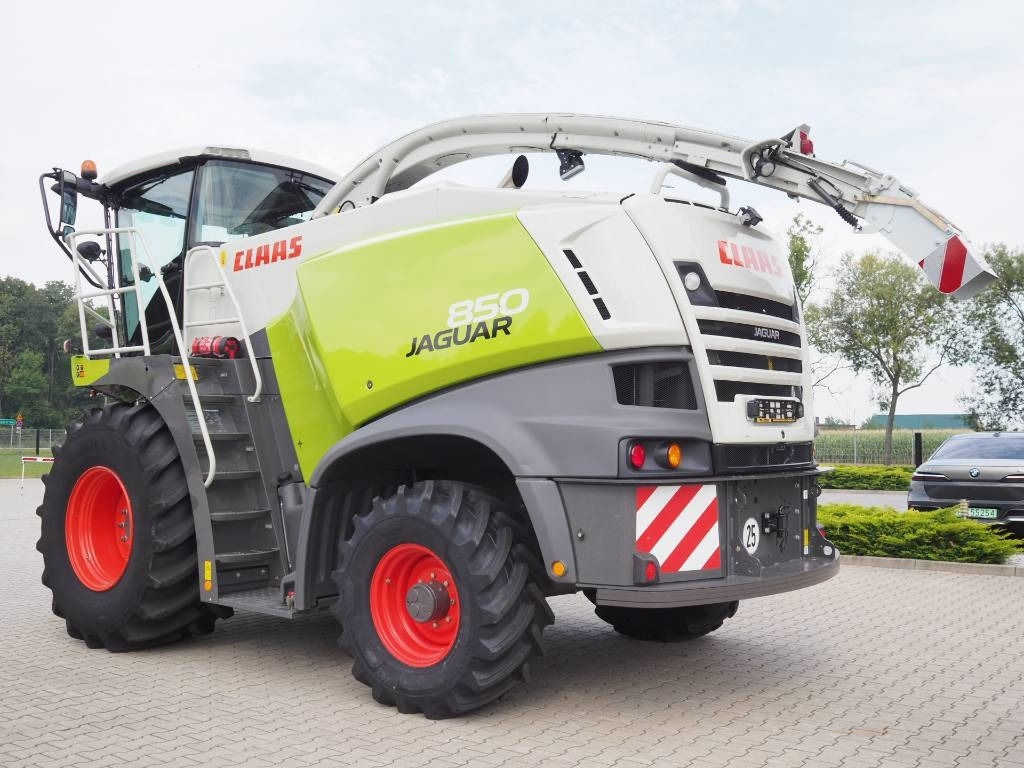 Claas Jaguar 850 4WD - حصادة الأعلاف: صورة 2 Claas Jaguar 850 4WD - حصادة الأعلاف: صورة 2