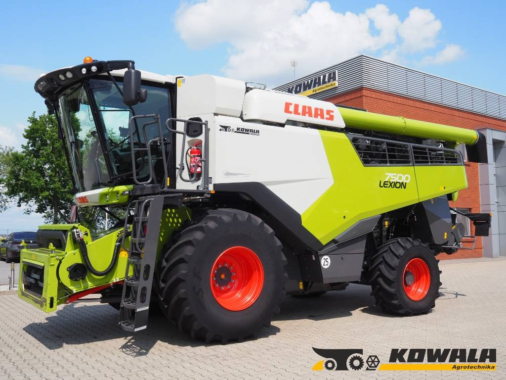 Claas Lexion 7500 + V930  - حصادة: صورة 1 Claas Lexion 7500 + V930  - حصادة: صورة 1