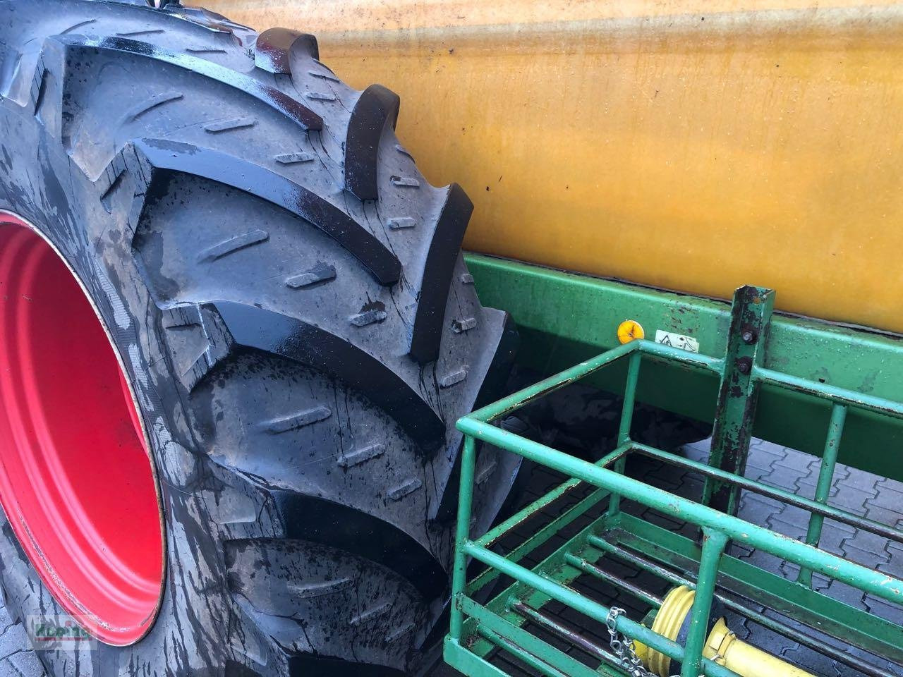 Amazone UG4500 - رشاش مسحوب: صورة 5 Amazone UG4500 - رشاش مسحوب: صورة 5