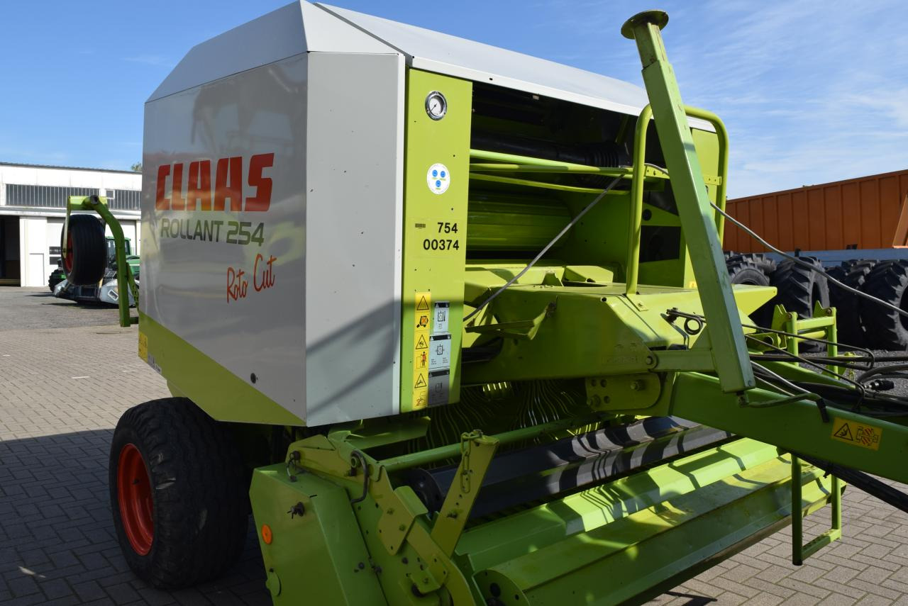CLAAS Rollant 254 RC - آلة بالات دائرية: صورة 3 CLAAS Rollant 254 RC - آلة بالات دائرية: صورة 3