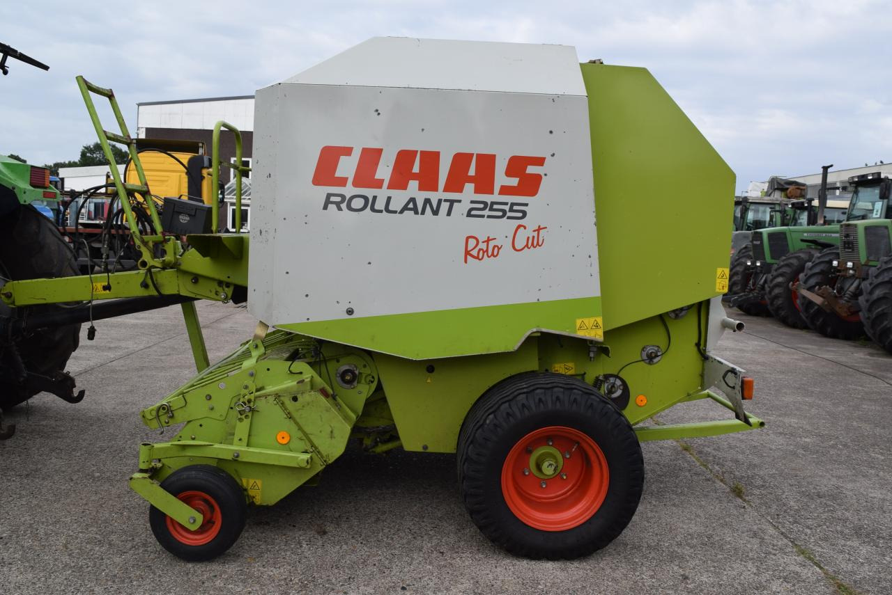 CLAAS Rollant 255 RC - آلة بالات دائرية: صورة 1 CLAAS Rollant 255 RC - آلة بالات دائرية: صورة 1