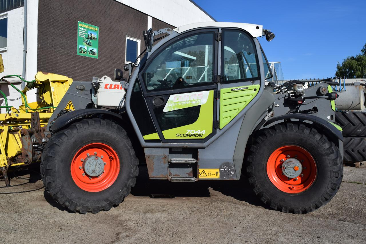 CLAAS SCORPION 7044 - آلة رفع ونقل تلسكوبية: صورة 2 CLAAS SCORPION 7044 - آلة رفع ونقل تلسكوبية: صورة 2