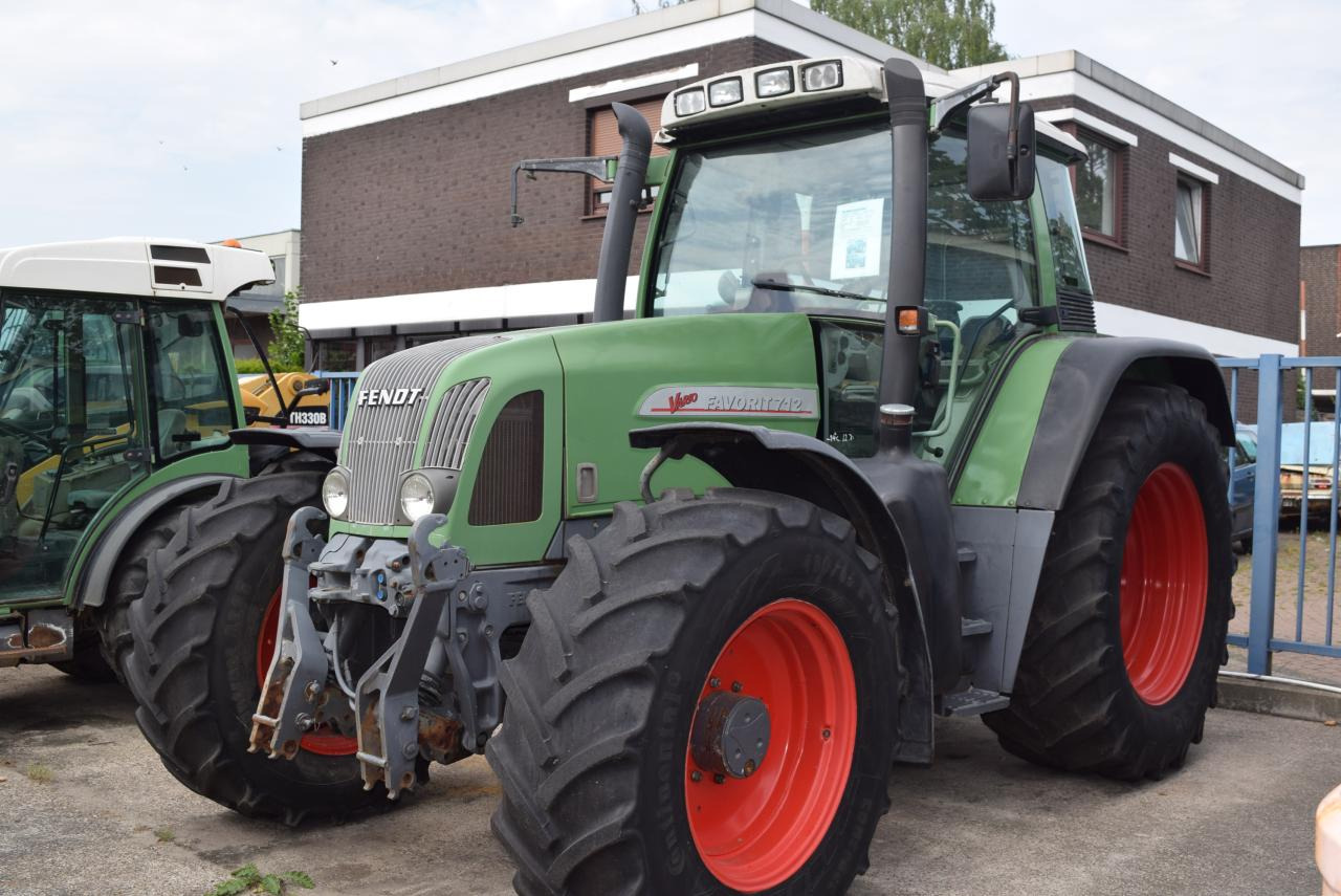 Fendt 712 Vario - جرار: صورة 3 Fendt 712 Vario - جرار: صورة 3