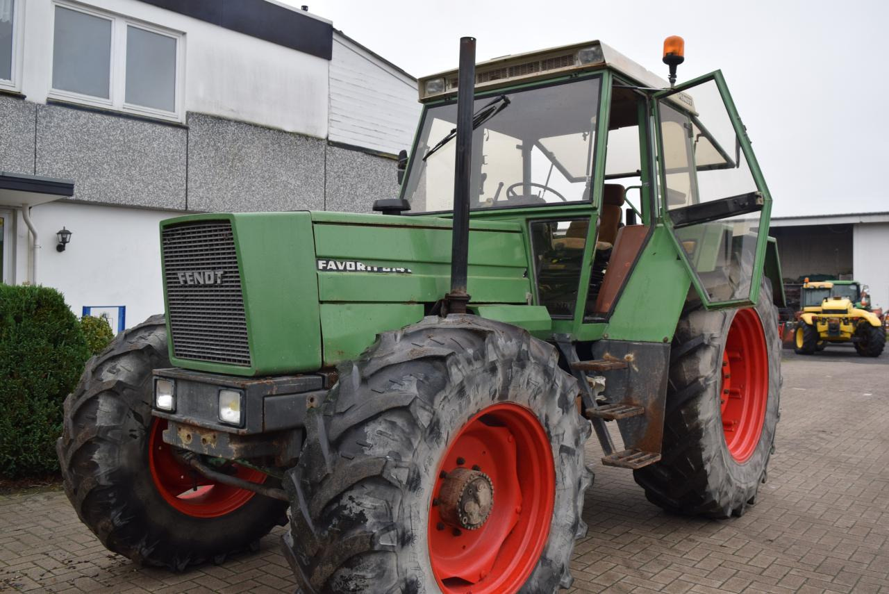 Fendt Favorit 614 LS Turbomatik - جرار: صورة 2 Fendt Favorit 614 LS Turbomatik - جرار: صورة 2