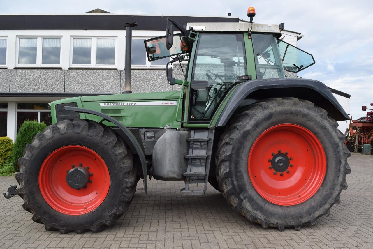 Fendt Favorit 822 - جرار: صورة 1 Fendt Favorit 822 - جرار: صورة 1